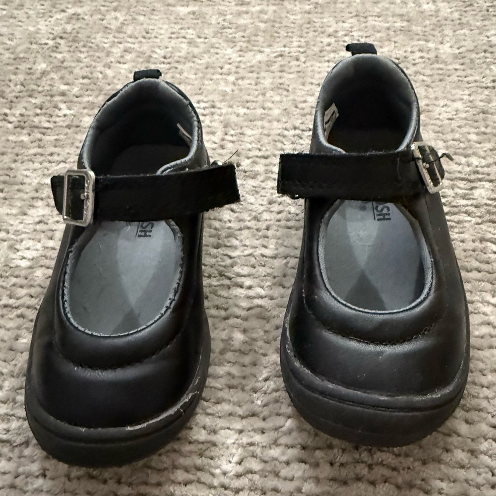 OshKosh B’gosh Black Mary Jane Shoes Toddler 6 Classic Holiday Timeless